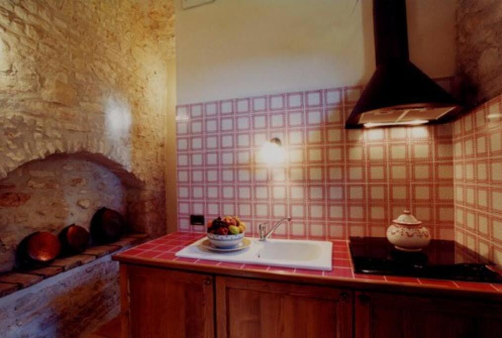 All Stone Horse Stable Converted To Elegant Apartment - Baltimora Σπολέτο Εξωτερικό φωτογραφία