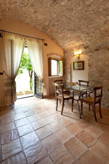 All Stone Horse Stable Converted To Elegant Apartment - Baltimora Σπολέτο Εξωτερικό φωτογραφία